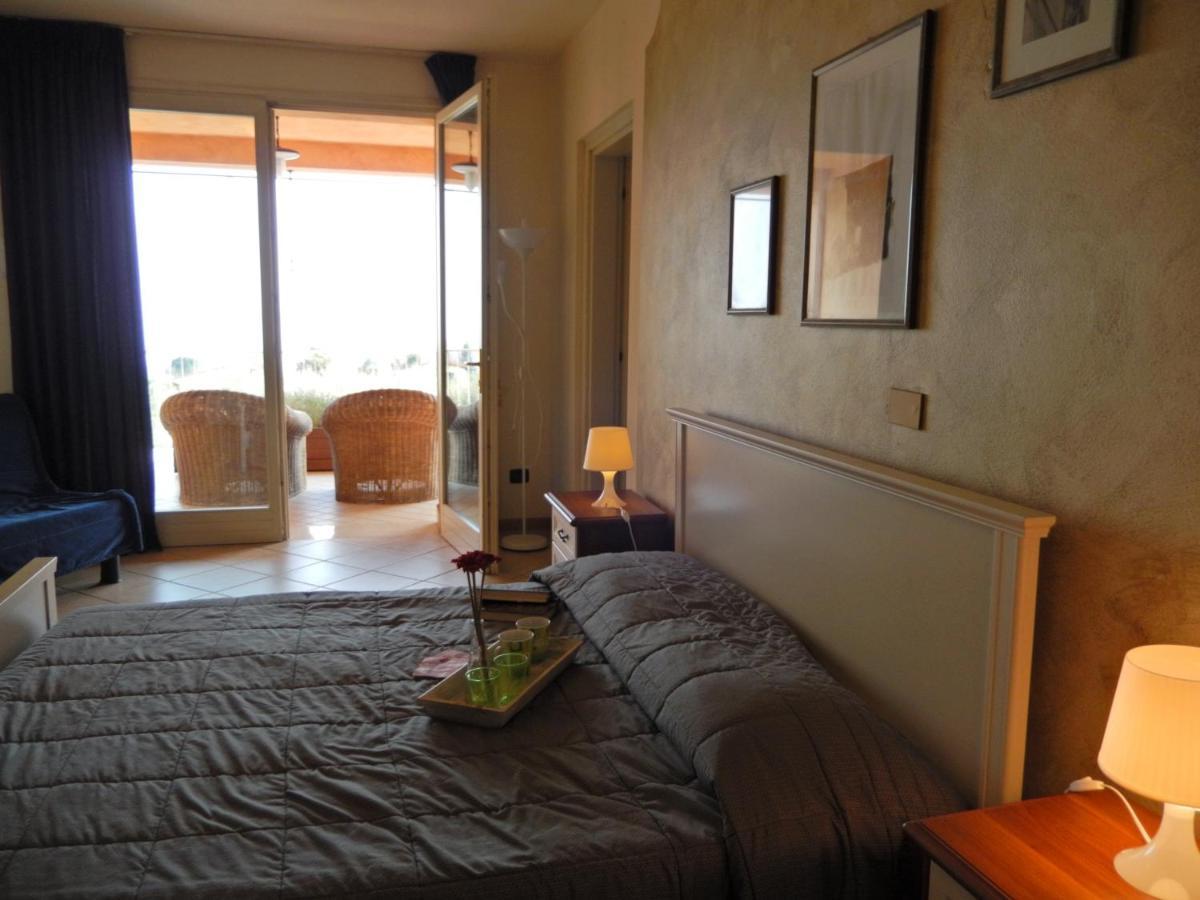 Residence Il Fiore Del Garda Manerba del Garda Eksteriør billede