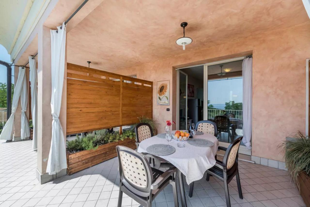 Residence Il Fiore Del Garda Manerba del Garda Eksteriør billede