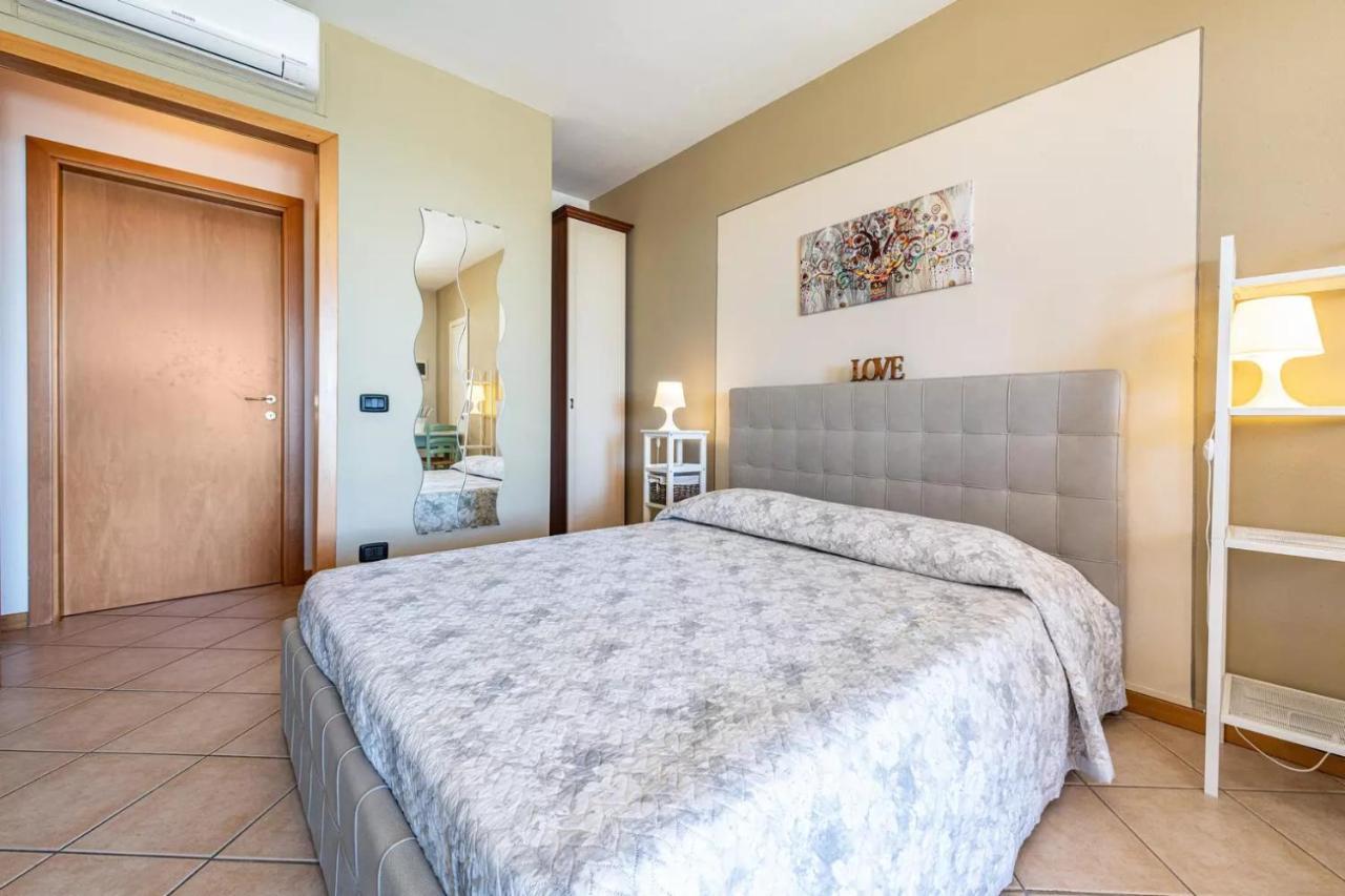 Residence Il Fiore Del Garda Manerba del Garda Eksteriør billede