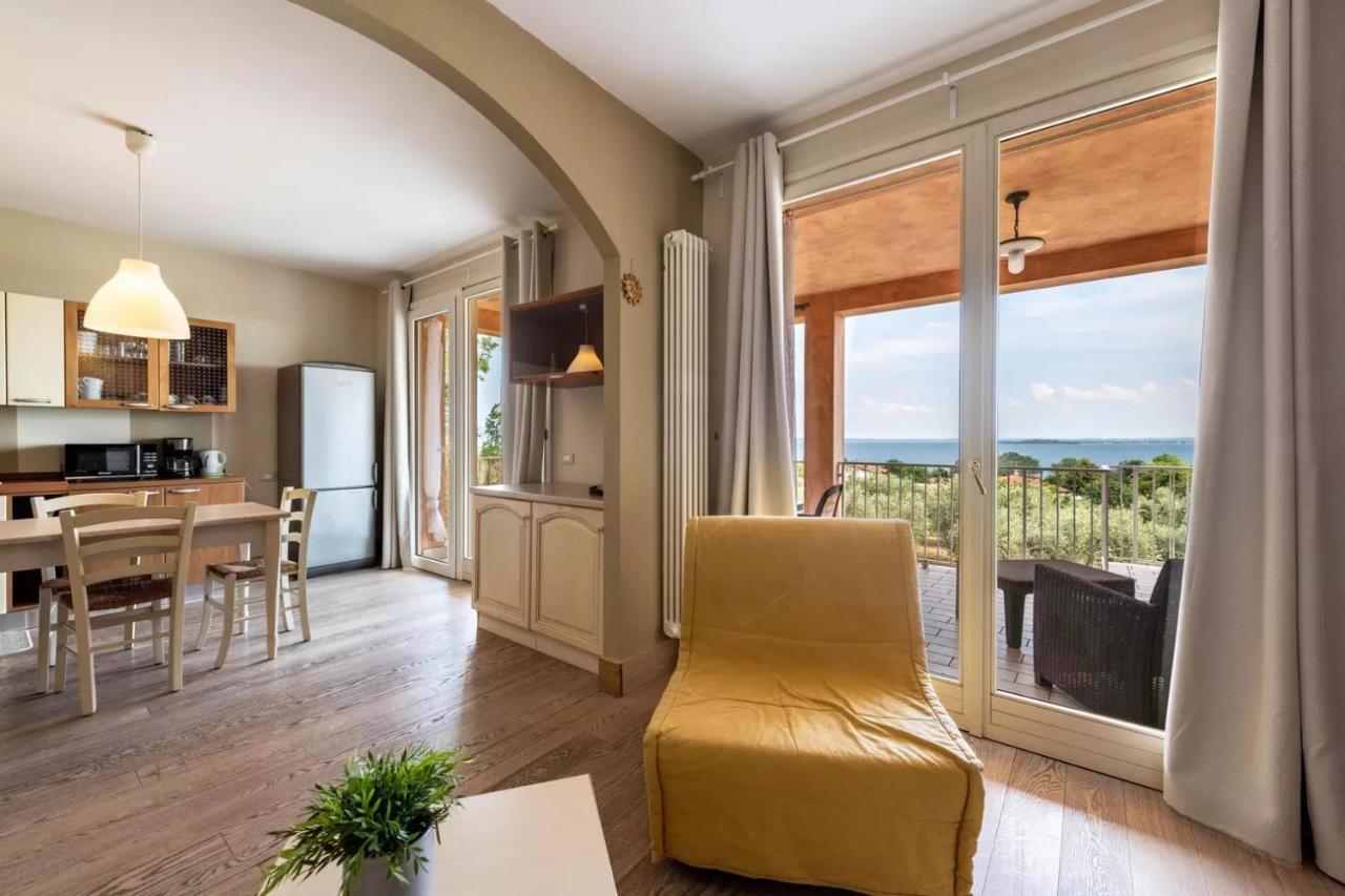 Residence Il Fiore Del Garda Manerba del Garda Eksteriør billede